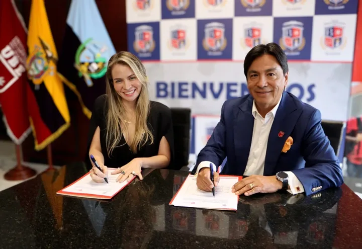 Firma de Convenio con la Universidad Bolivariana del Ecuador